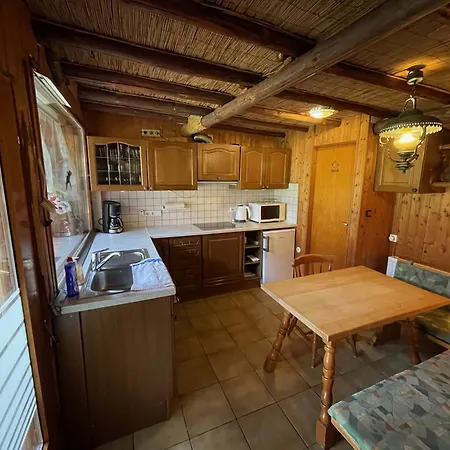 Urige Blockhütte Direkt Am Waldrand Semesterbostad *