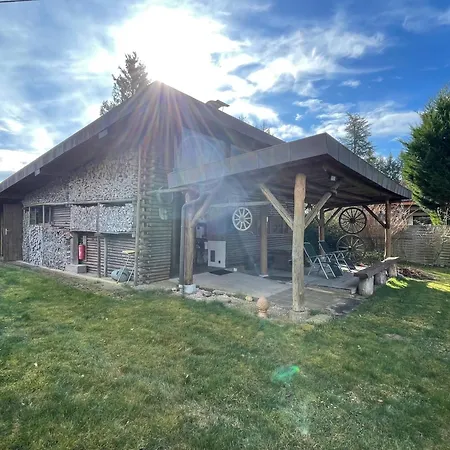 Urige Blockhuette Direkt Am Waldrand Hébergement de vacances Ludwigswinkel