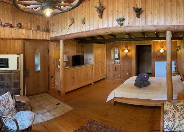 Urige Blockhuette Direkt Am Waldrand Ludwigswinkel